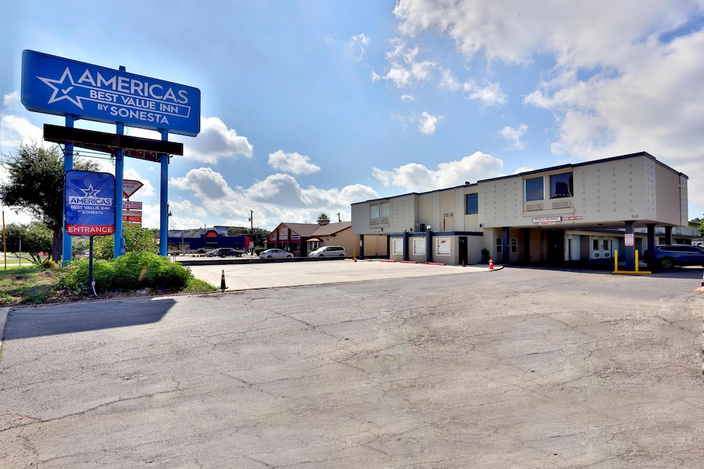 Americas Best Value Inn San Antonio Airport South 33/39