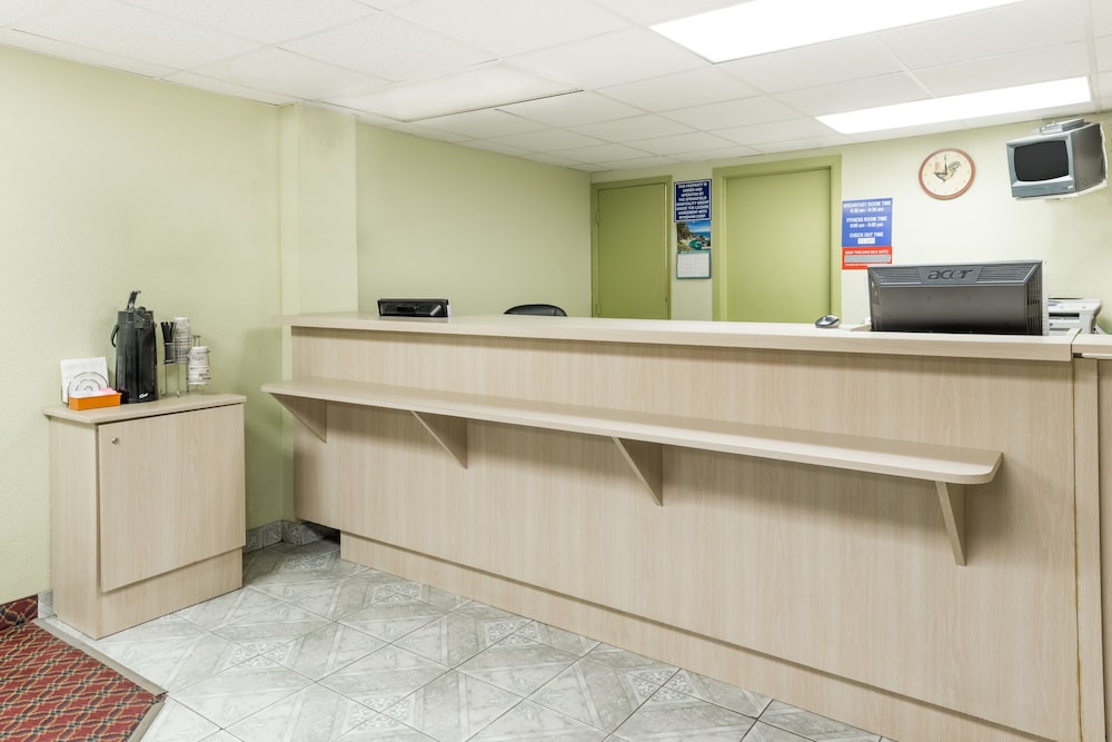 Economy Suites Springfield - I-44 2/43