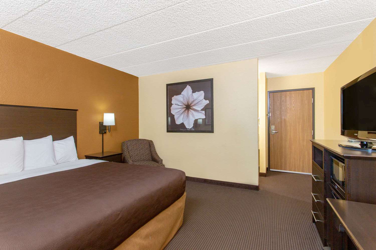 Americinn By Wyndham West Bend 7/40