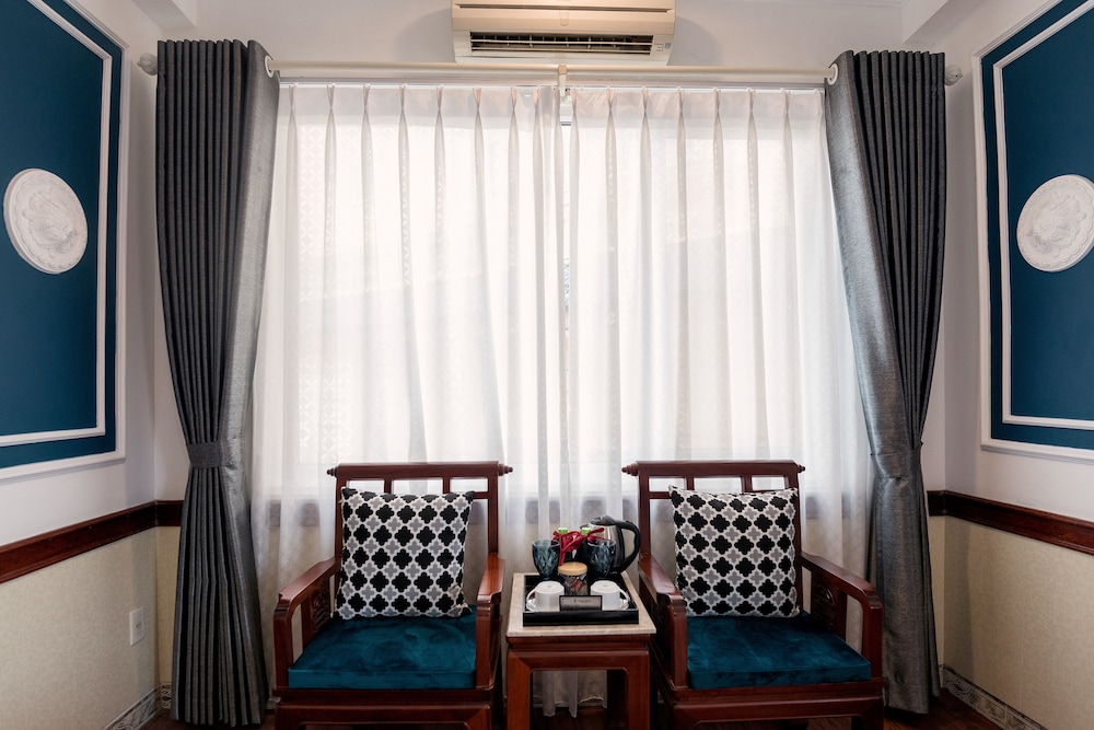 Prince Ii Hotel 46/56