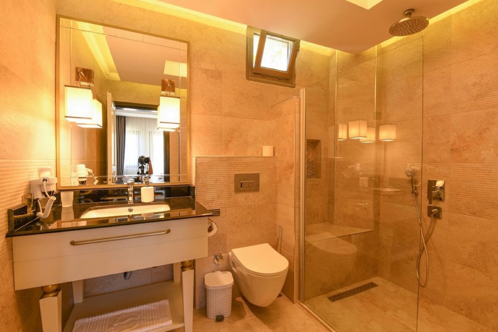 Mediteran Hotel 25/26