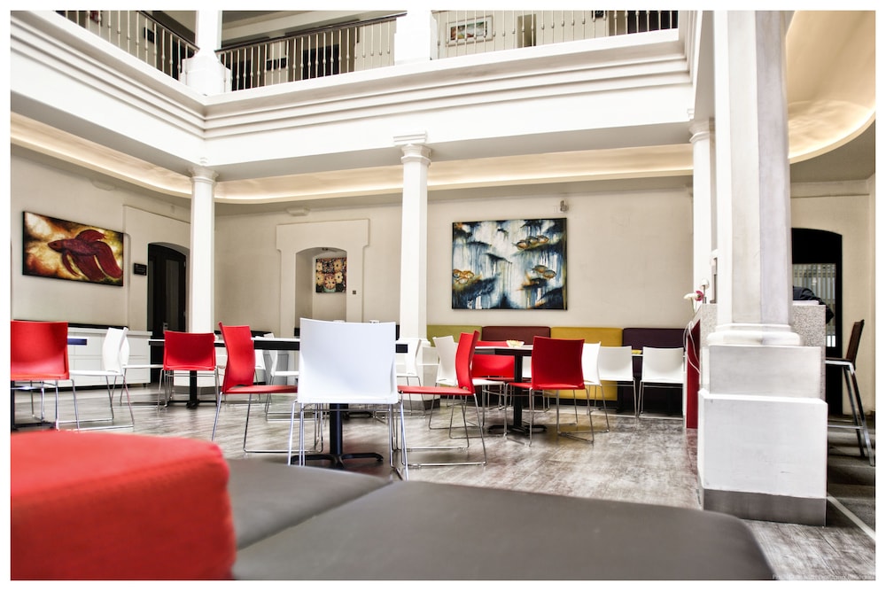 Hotel Abu 44/63
