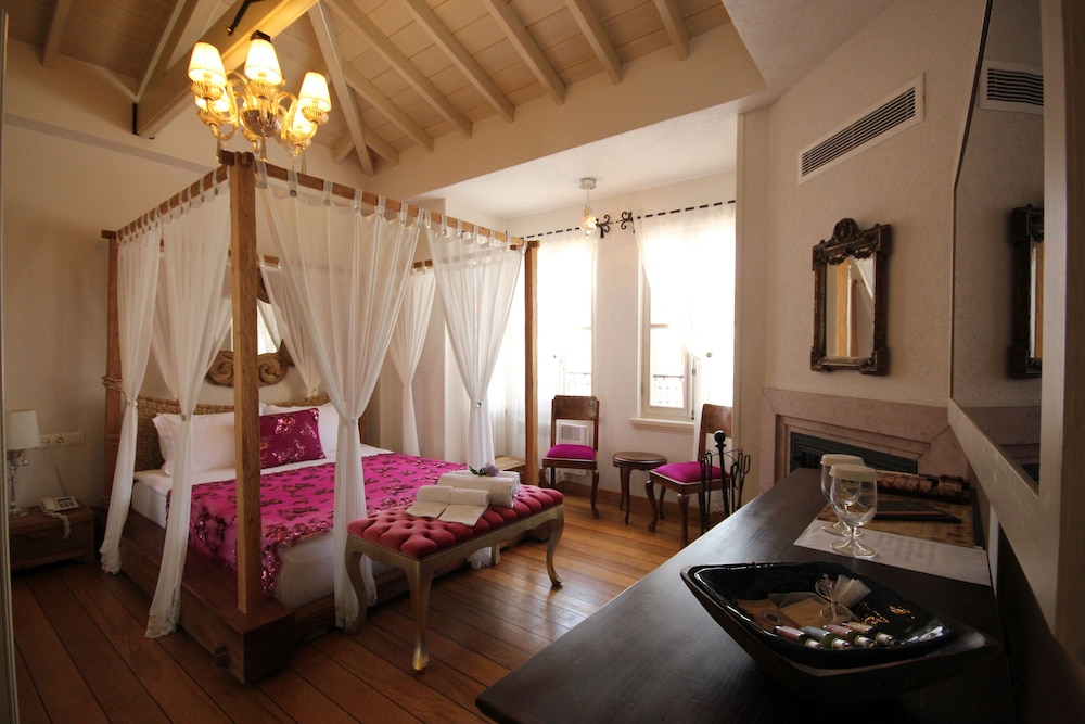 Nisi Hotel 35/63