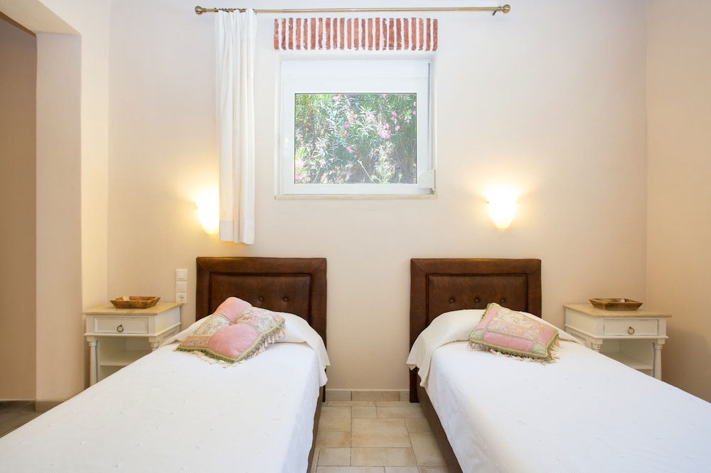Villa Dafni 7/46