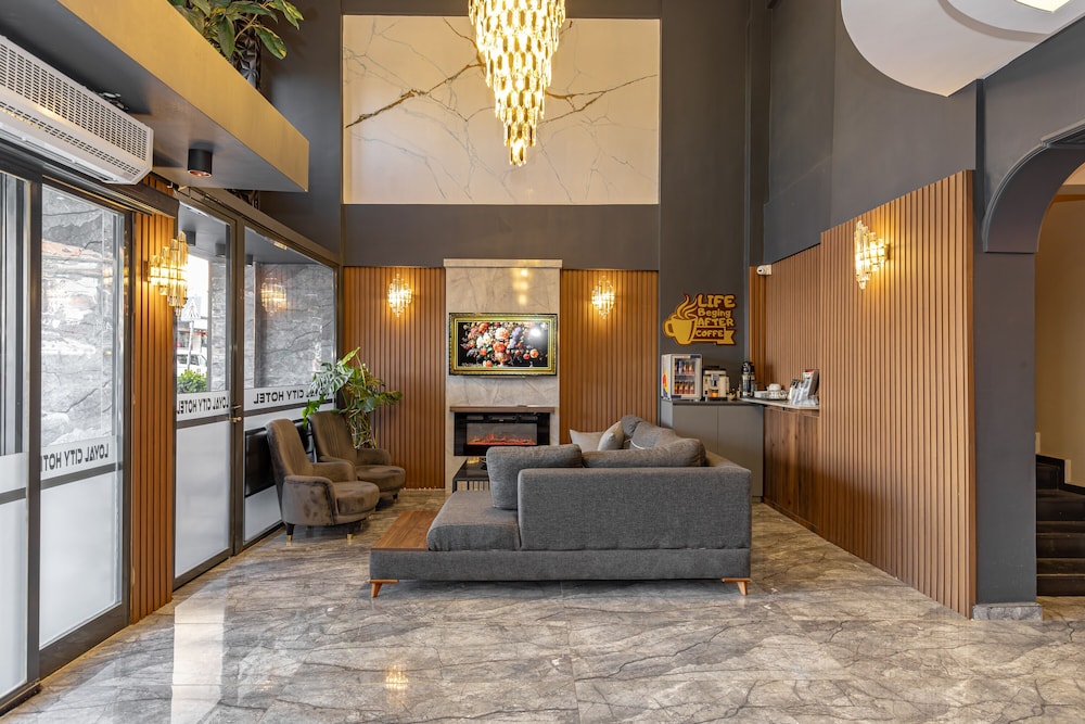Loyal City Hotel 46/63