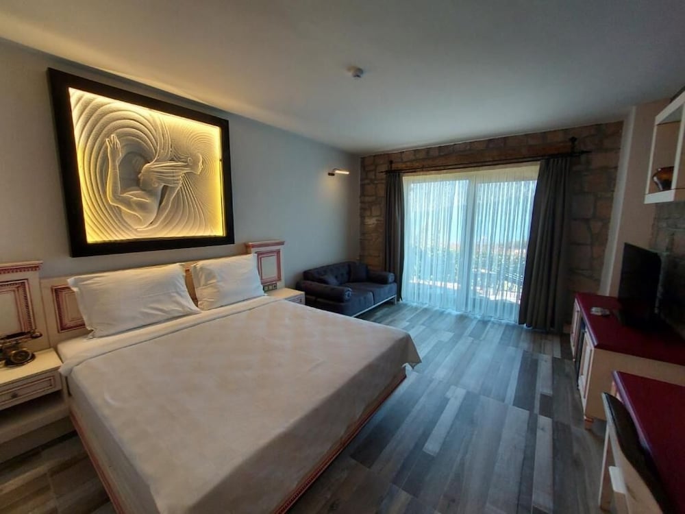 SUPERIOR, DOUBLE BED, SEA VIEW, BALCONY
