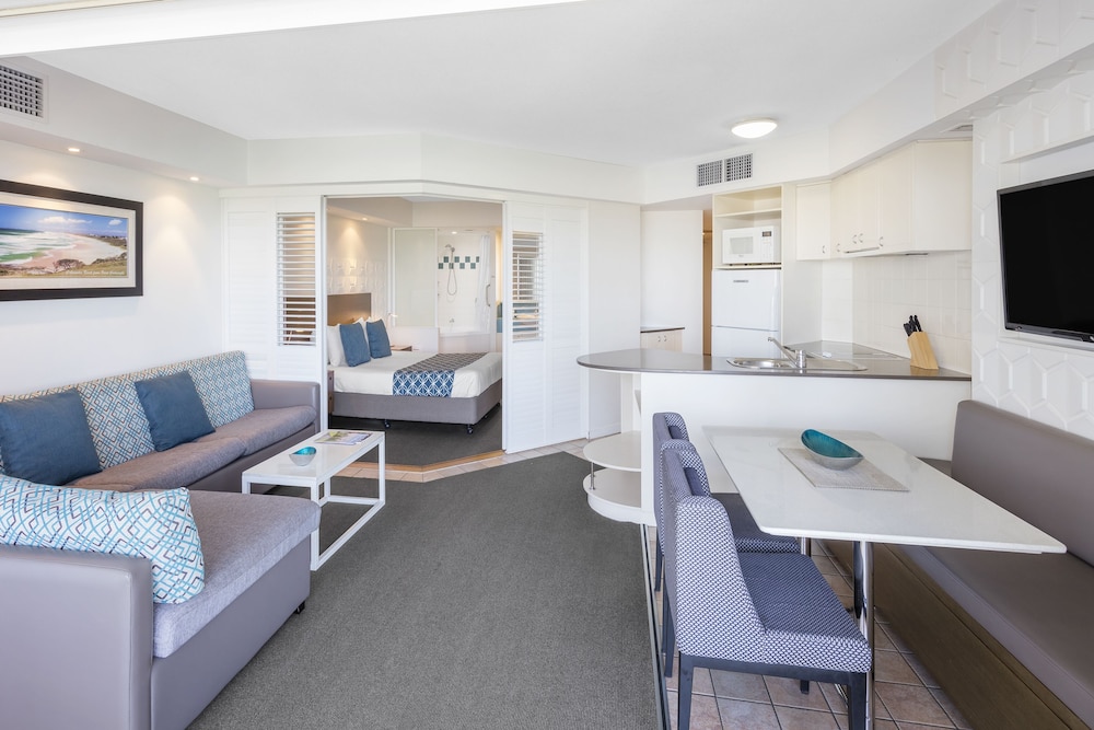Ramada Resort by Wyndham Golden Beach 34/40