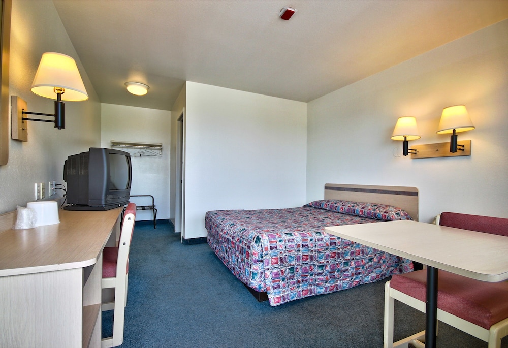 Americas Best Value Inn & Suites Helena 14/20