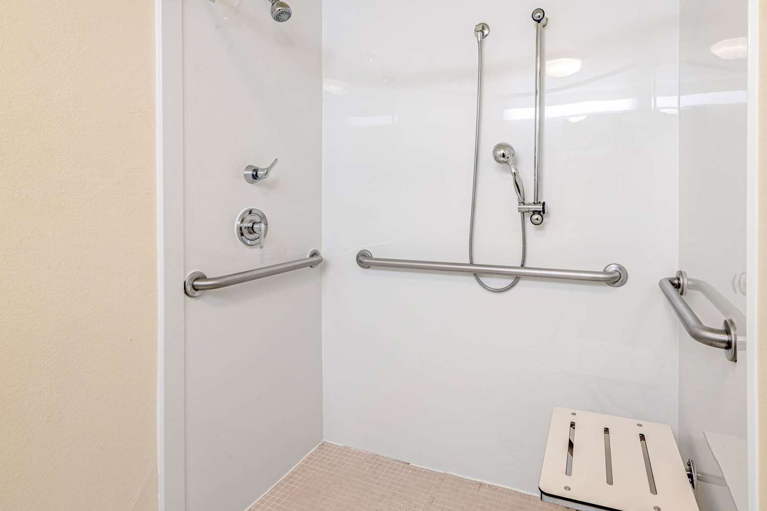 La Quinta Inn & Suites by Wyndham Salt Lake City Airport 48/48