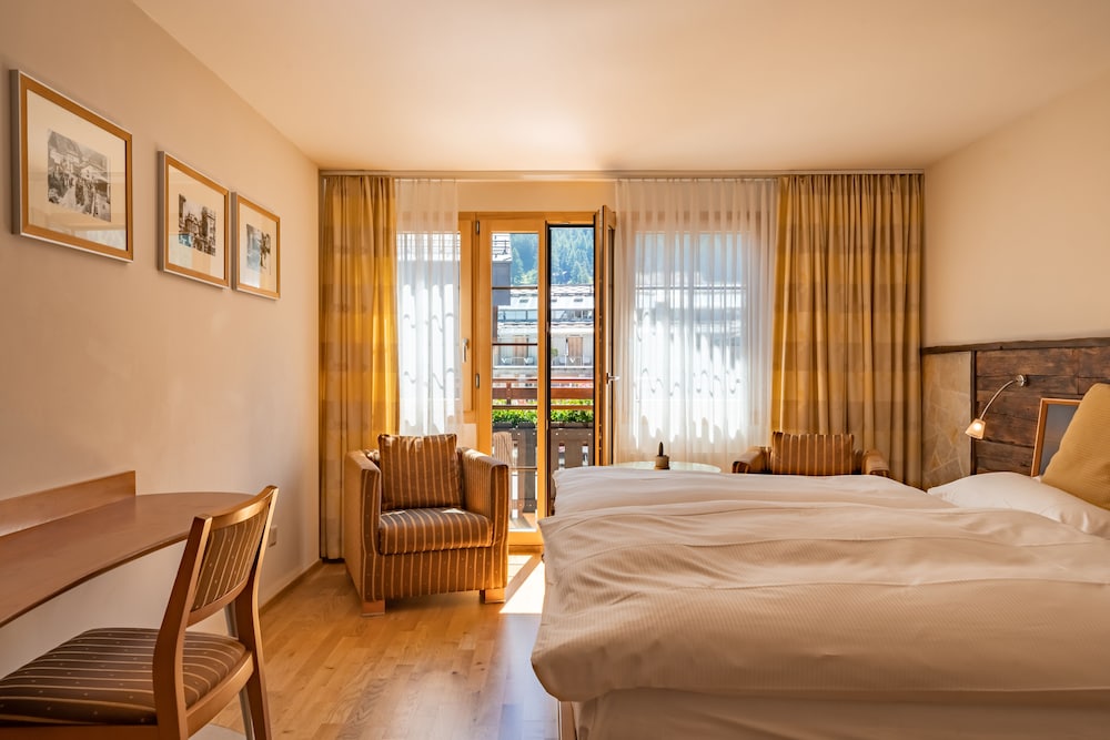 ROOM, DOUBLE BED, BALCONY