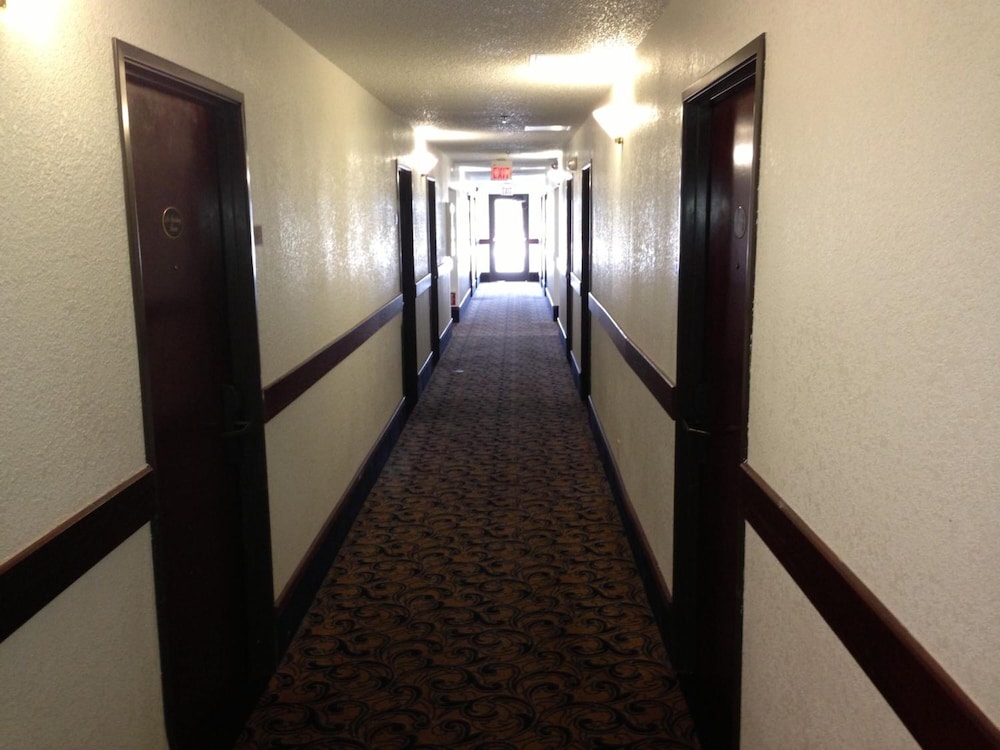 Brentwood Inn Suites 19/41