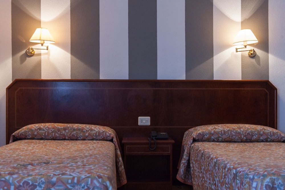 HOTEL UNZAGA PLAZA 31/63