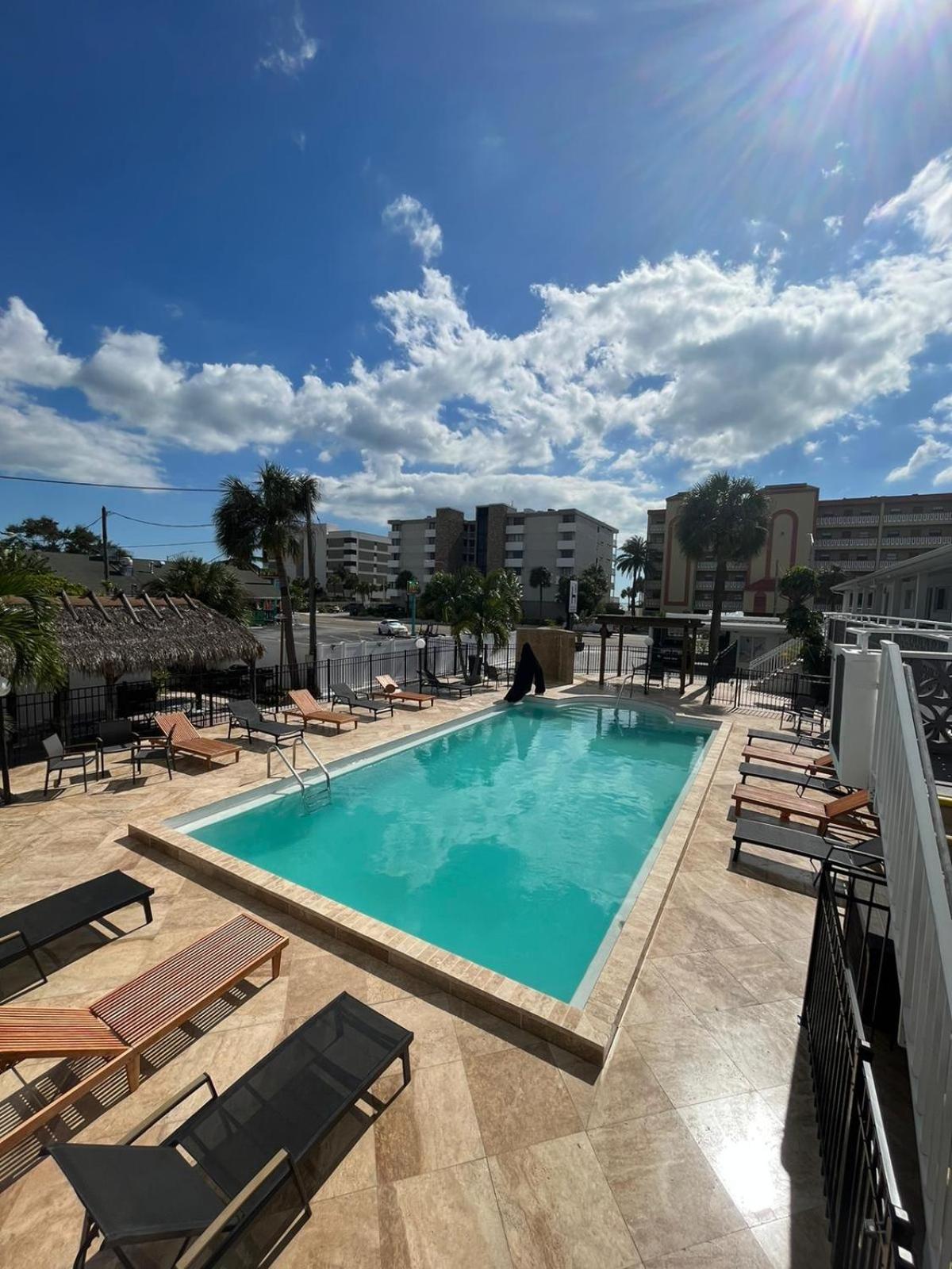 Holiday Isles Resort 19/25