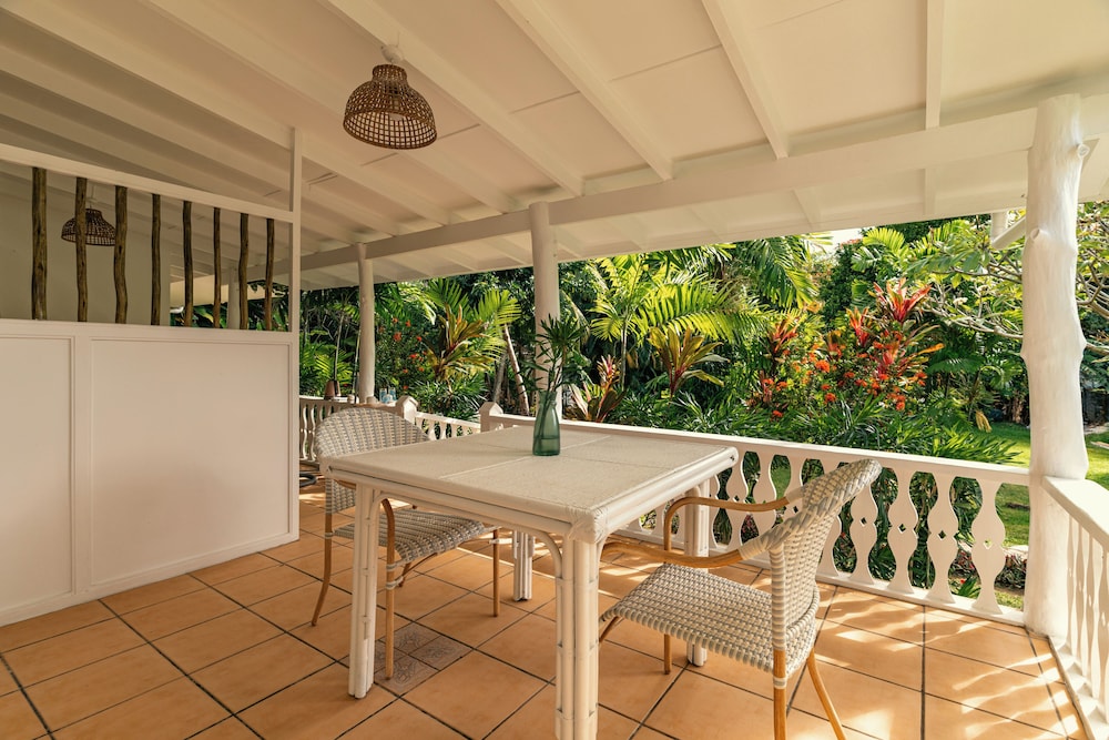 Beau Vallon Bungalows 36/50