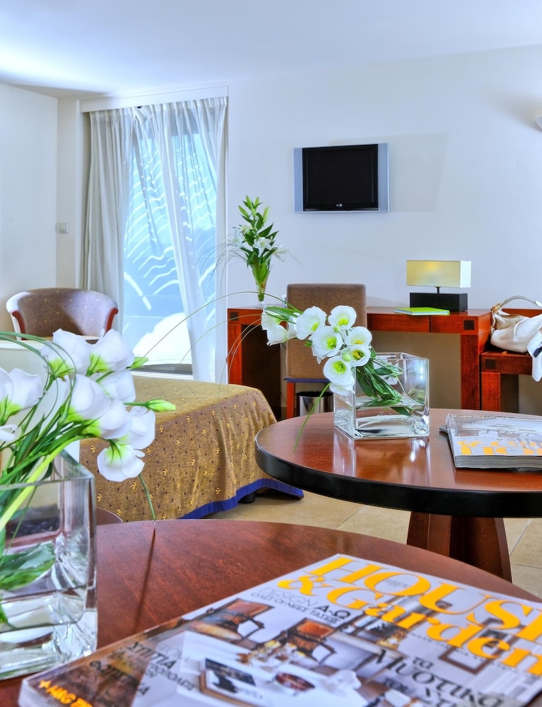 Apollonia Beach Resort and Spa 59/77