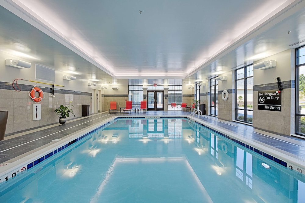Hampton Inn Suites Cazenovia Ny 6/41
