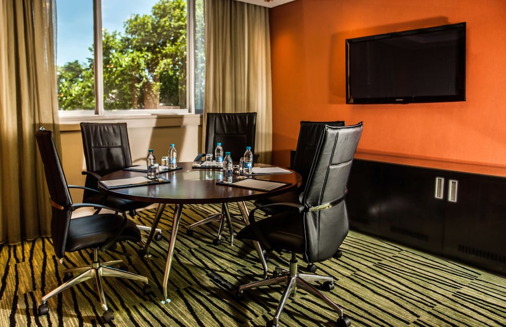 Southern Sun Newlands 33/41