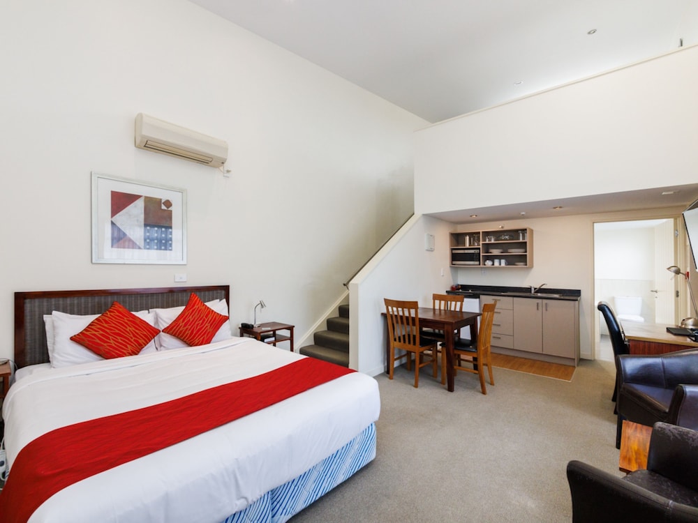 1 Bedroom, Family, King and Twin Beds, Two Story, Kitchenette