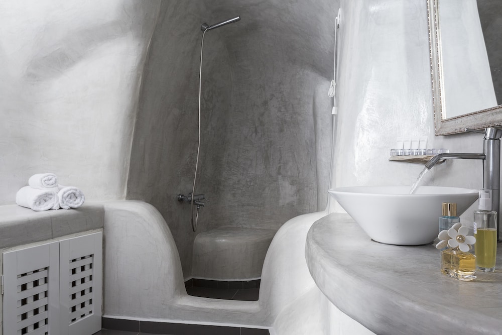 Aroma Suites 62/65