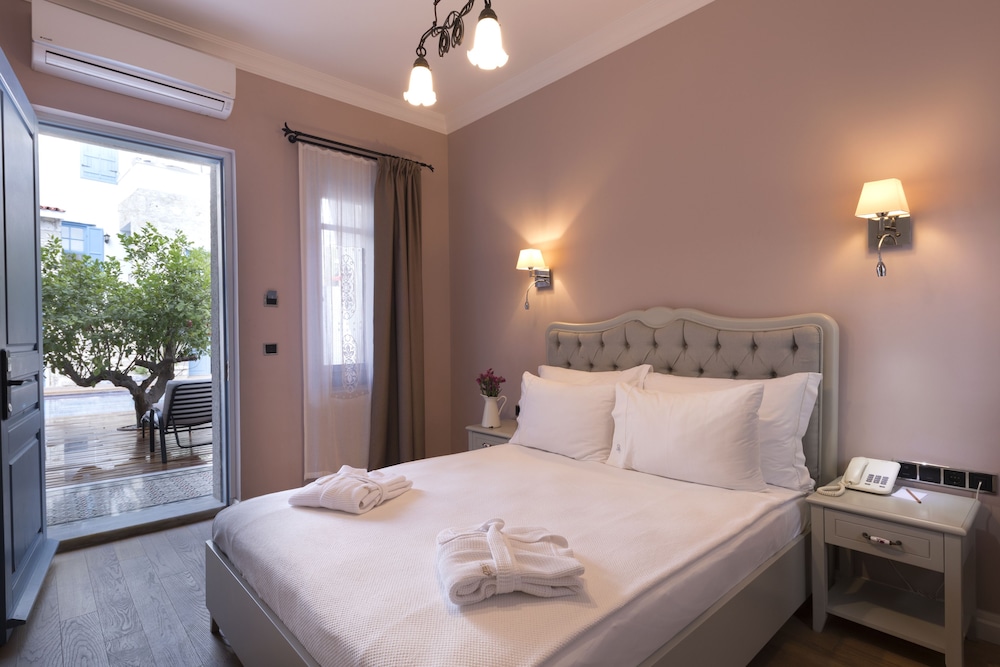 COMFORT, DOUBLE BED