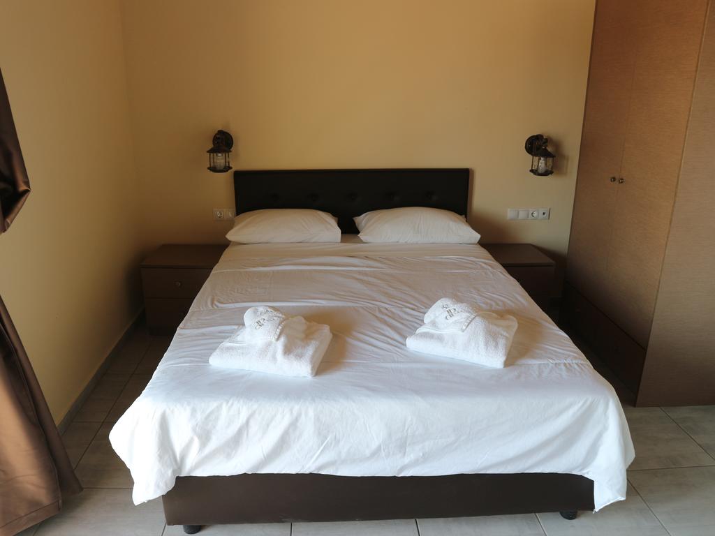 Semi Basement, Double or Twin Bed