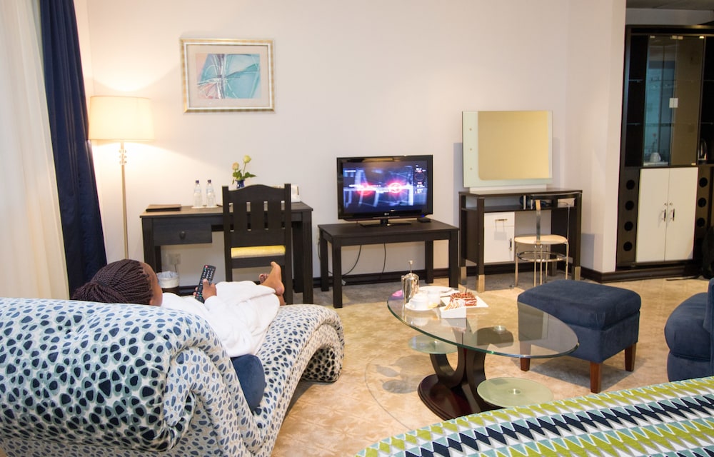 Panari Hotel 20/72