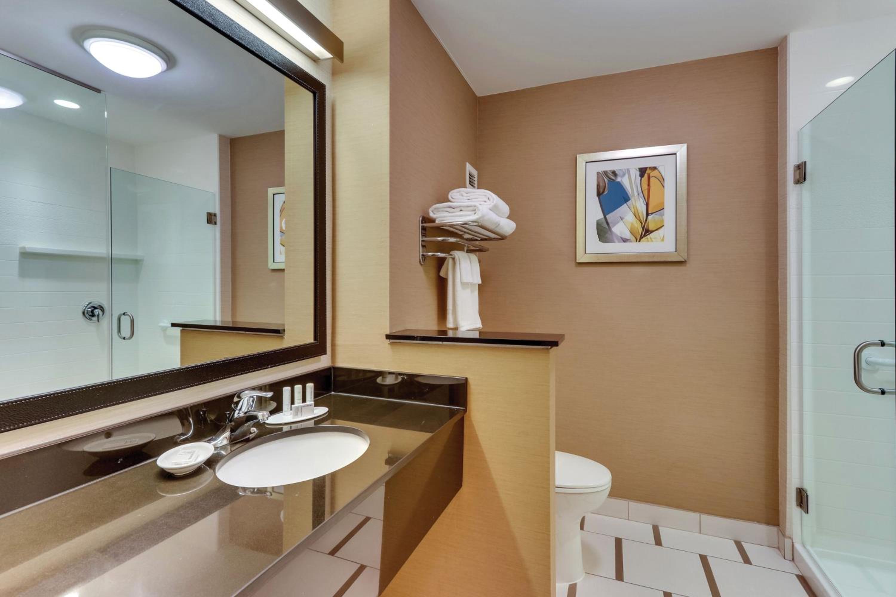 غرفة بسرير كوين، Fairfield Inn Suites Dunn I 95 6/8