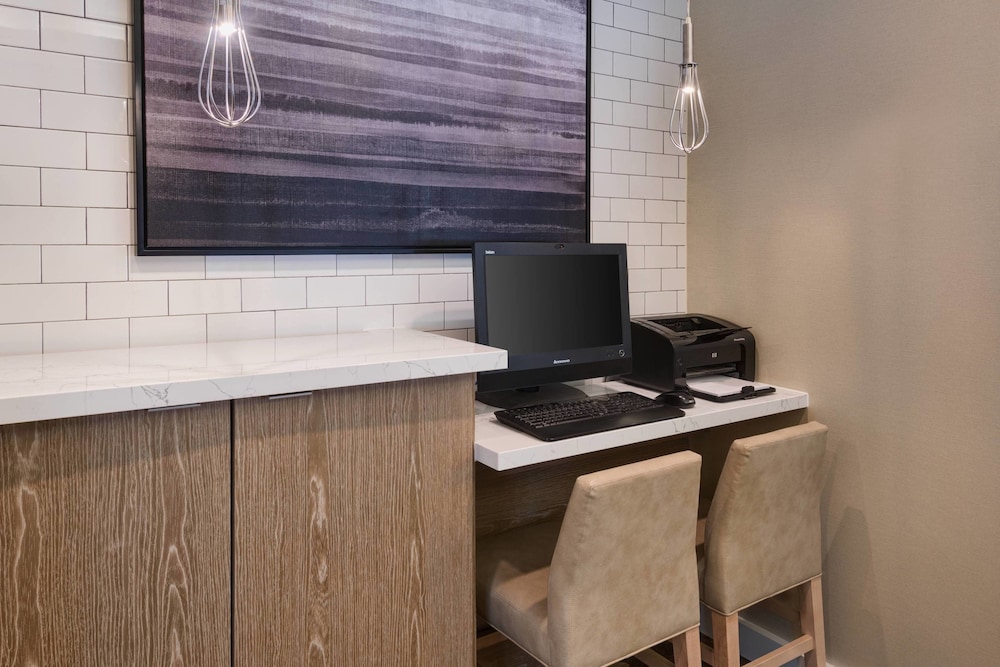 Residence Inn by Marriott State College 33/34