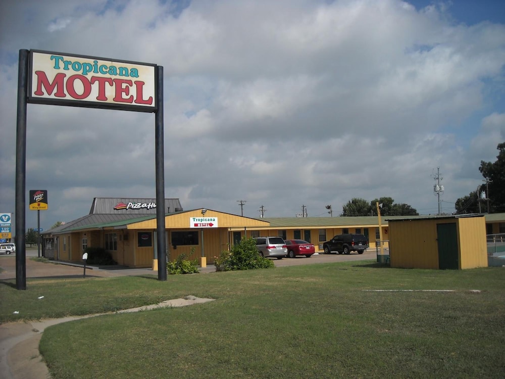 Tropicana Motel 3/28