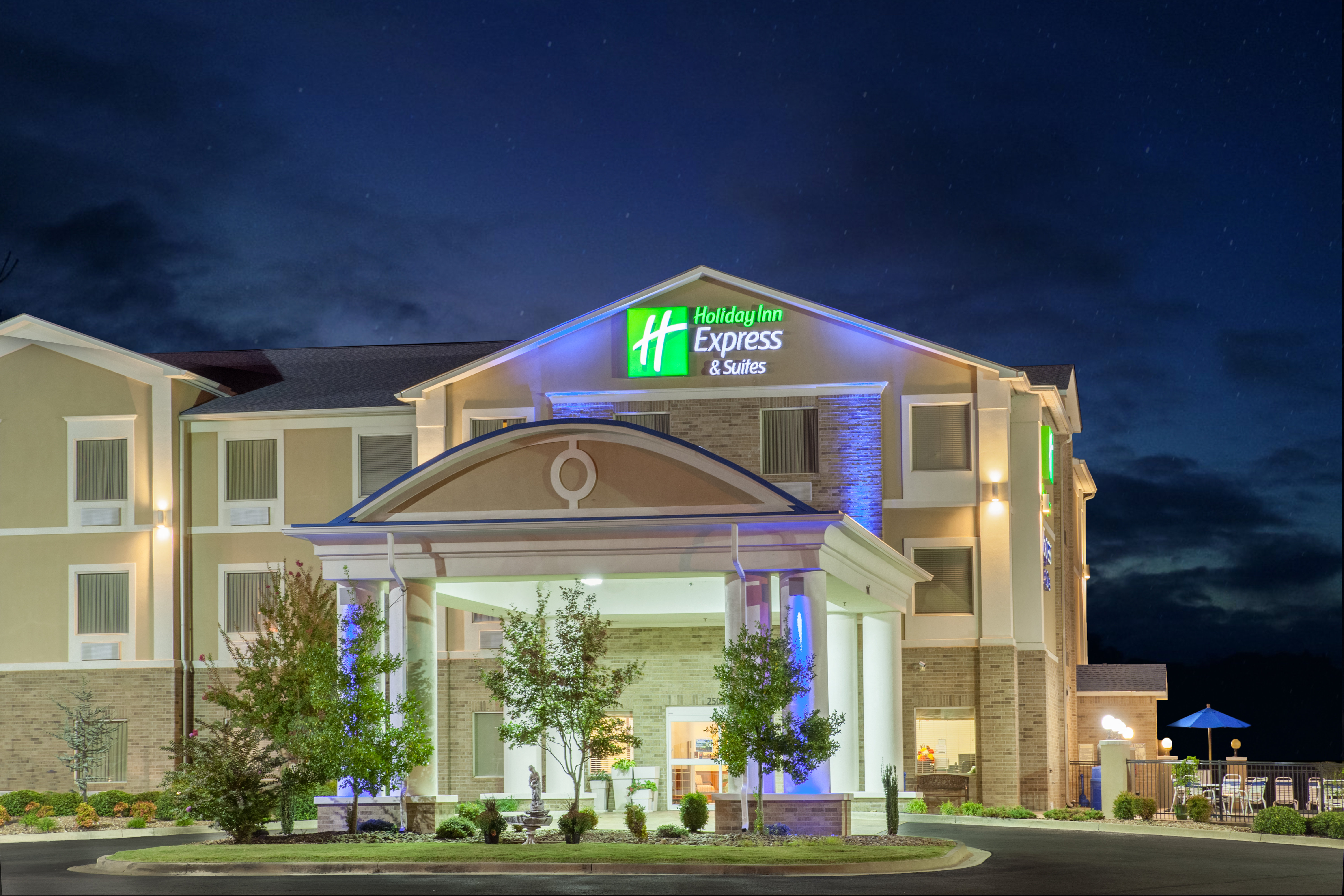 Holiday Inn Express Hotel Suites Clarksville 8/61