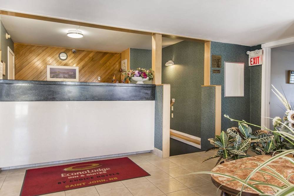 Econo Lodge Inn Suites Saint John 12/38