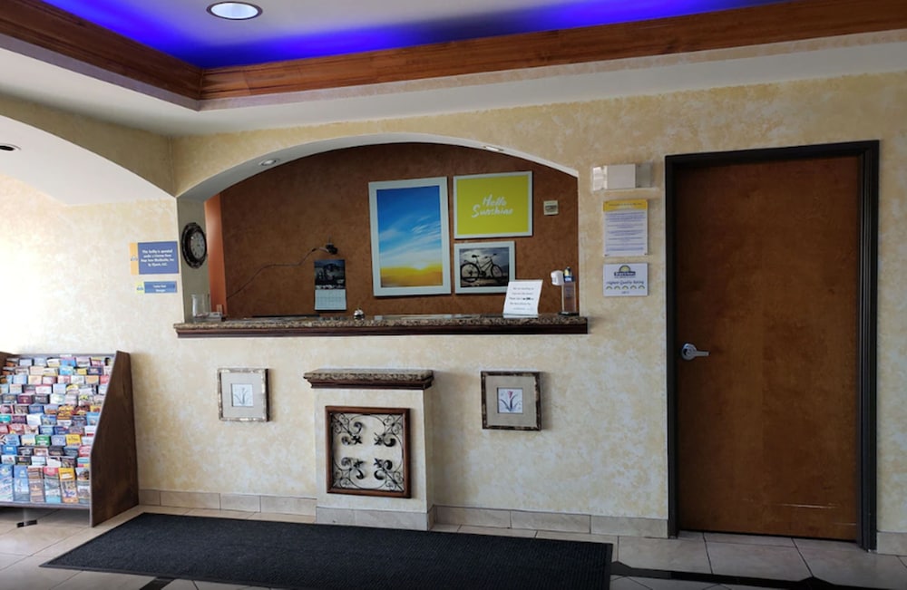 Days Inn Suites By Wyndham Cleburne Tx 3/42