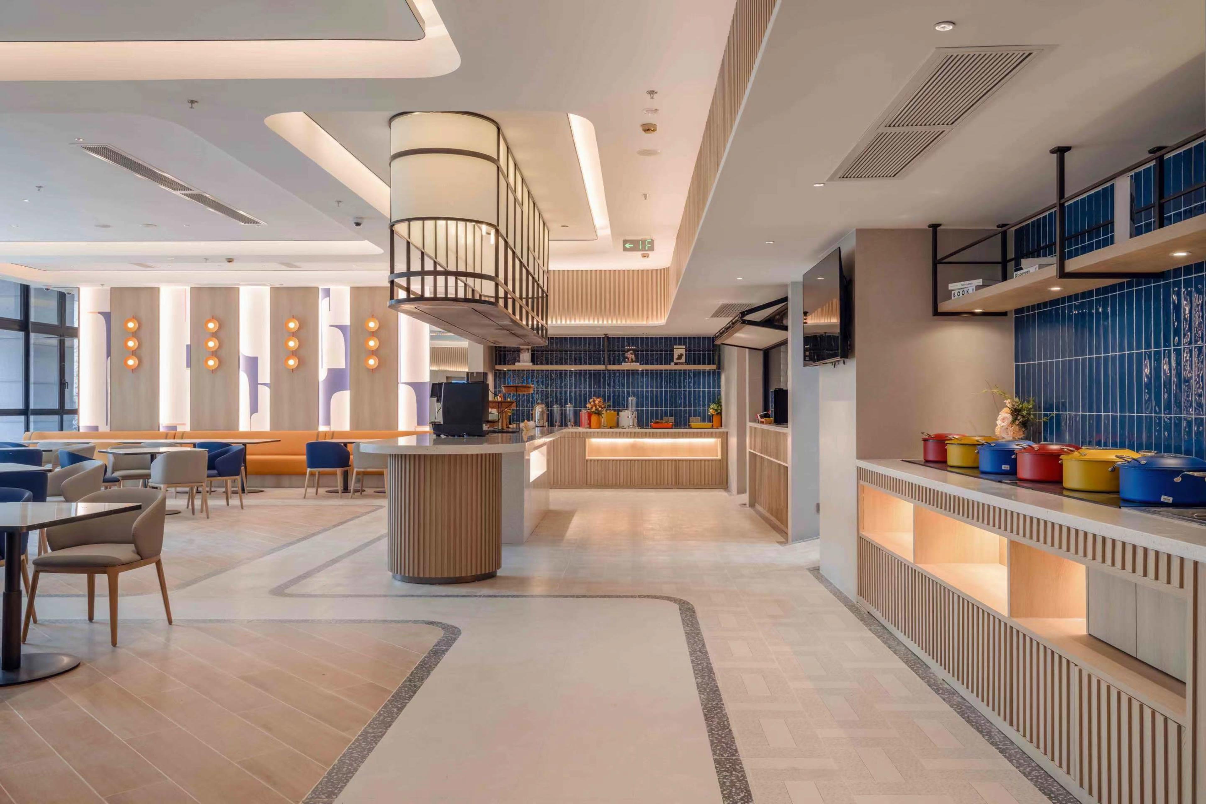 Holiday Inn Express Shanghai Hongqiao NECC 14/50