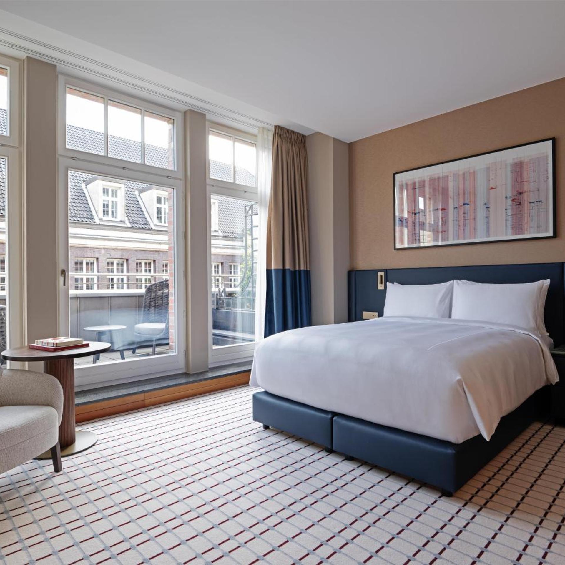 Deluxe, King Bed, Queen Bed, Balcony