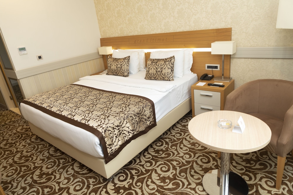 Grand Itimat Hotel 10/60