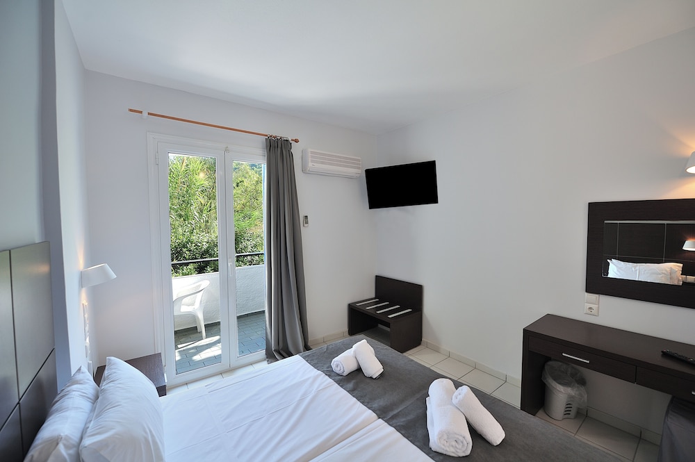 ROOM, DOUBLE BED, BALCONY
