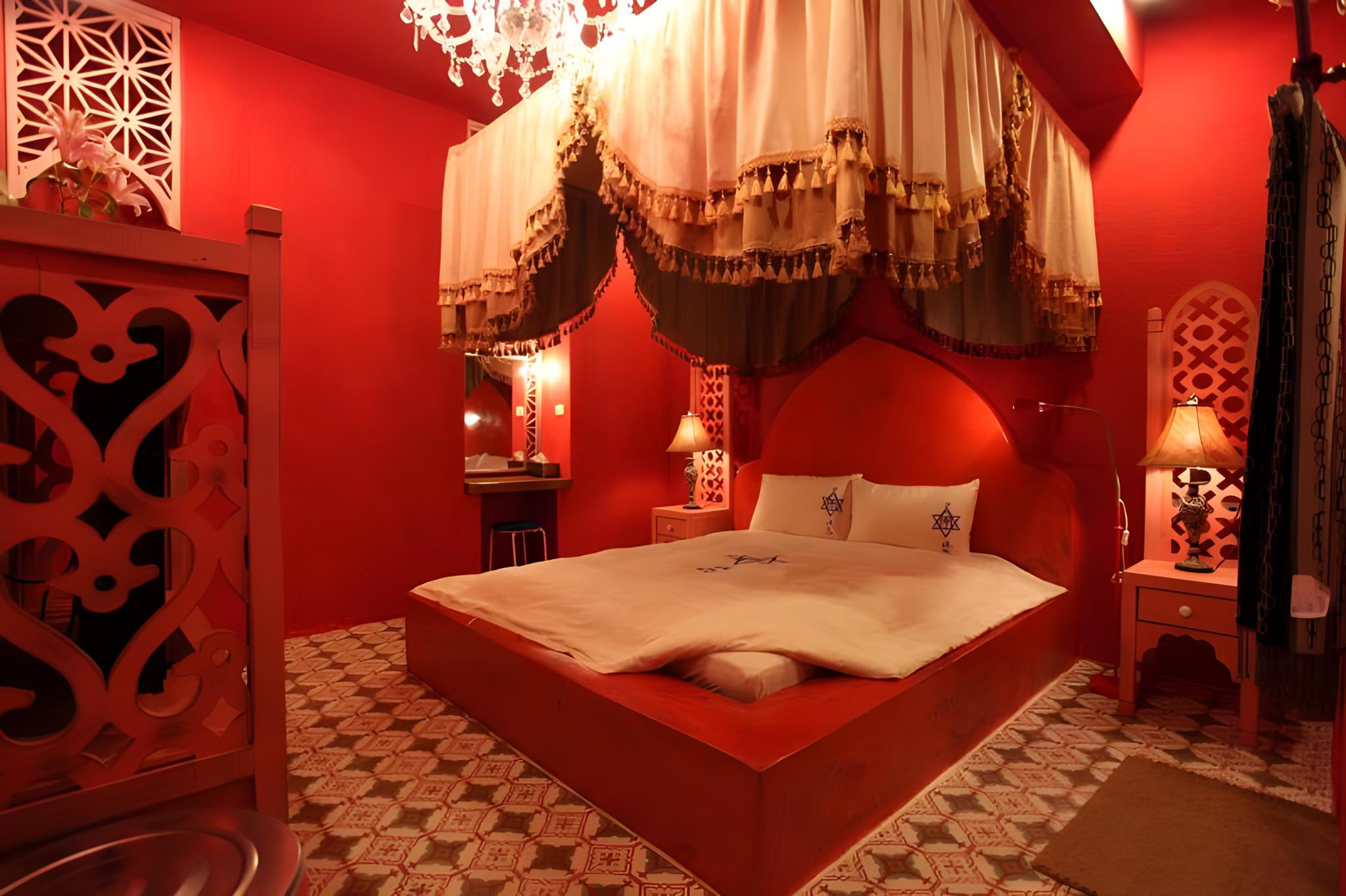 Red, Double Bed