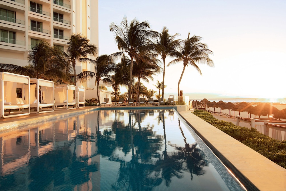 Altitude By Krystal Grand Punta Cancun All Inclusive 7/75
