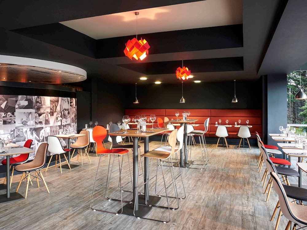 Ibis Swansea 48/63