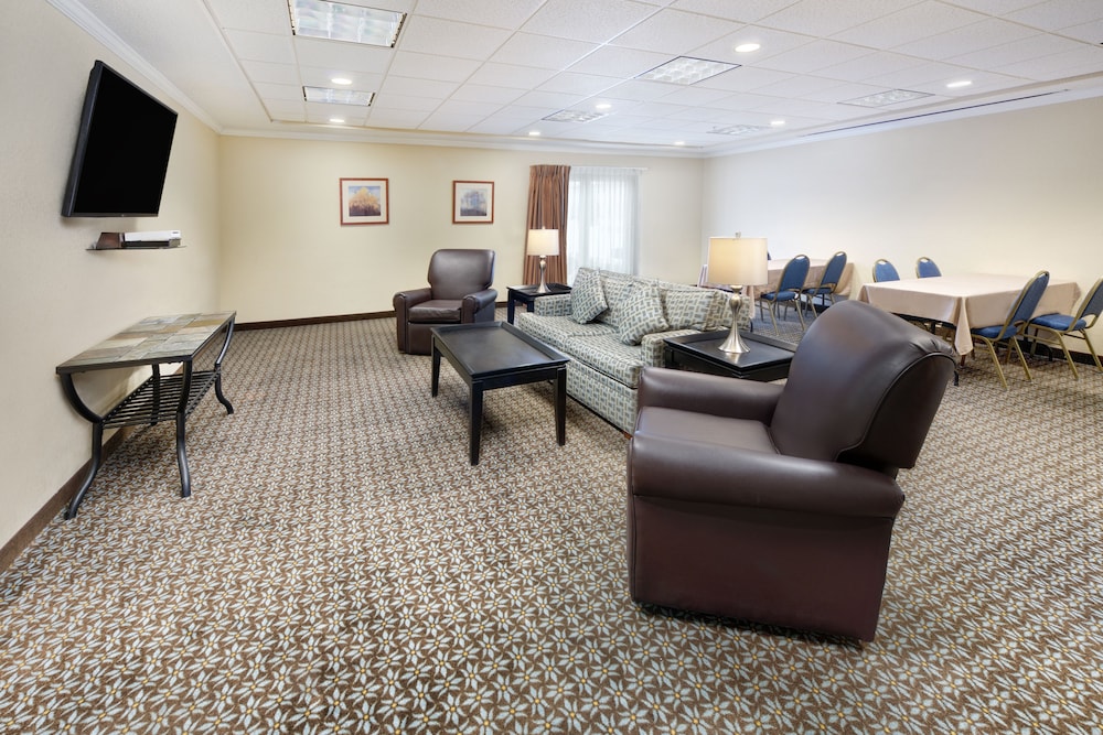 Candlewood Suites Kenosha 23/39