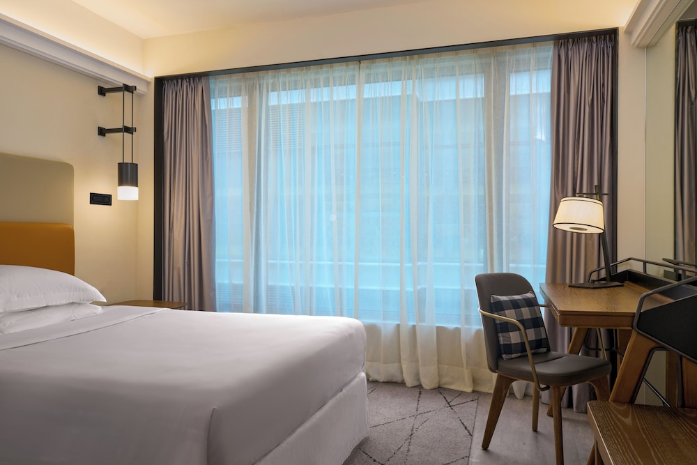 ROOM, DOUBLE BED