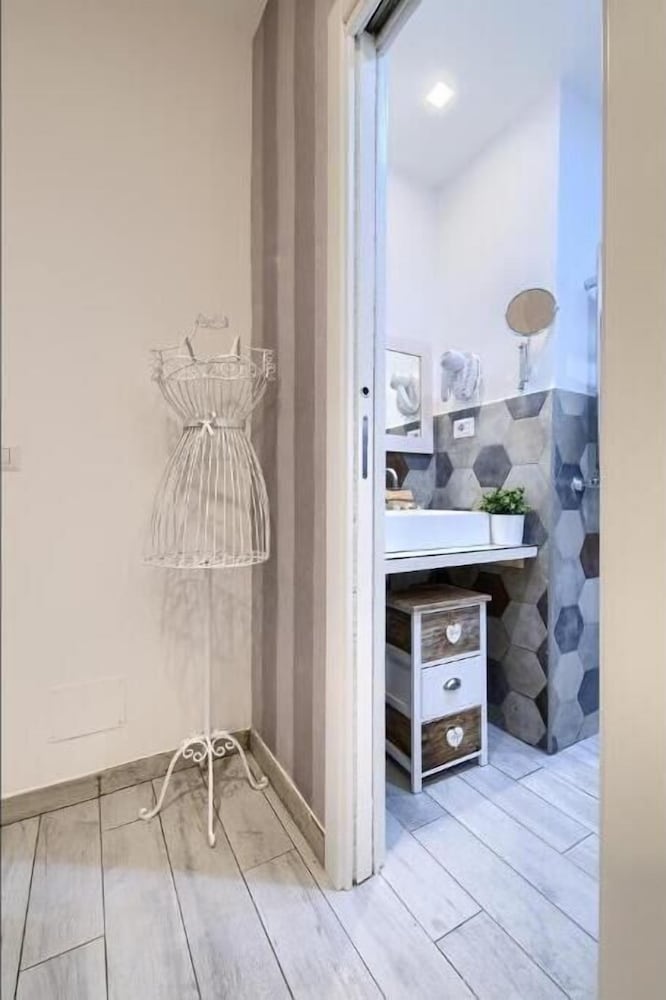 Relais Vatican Secret 42/44