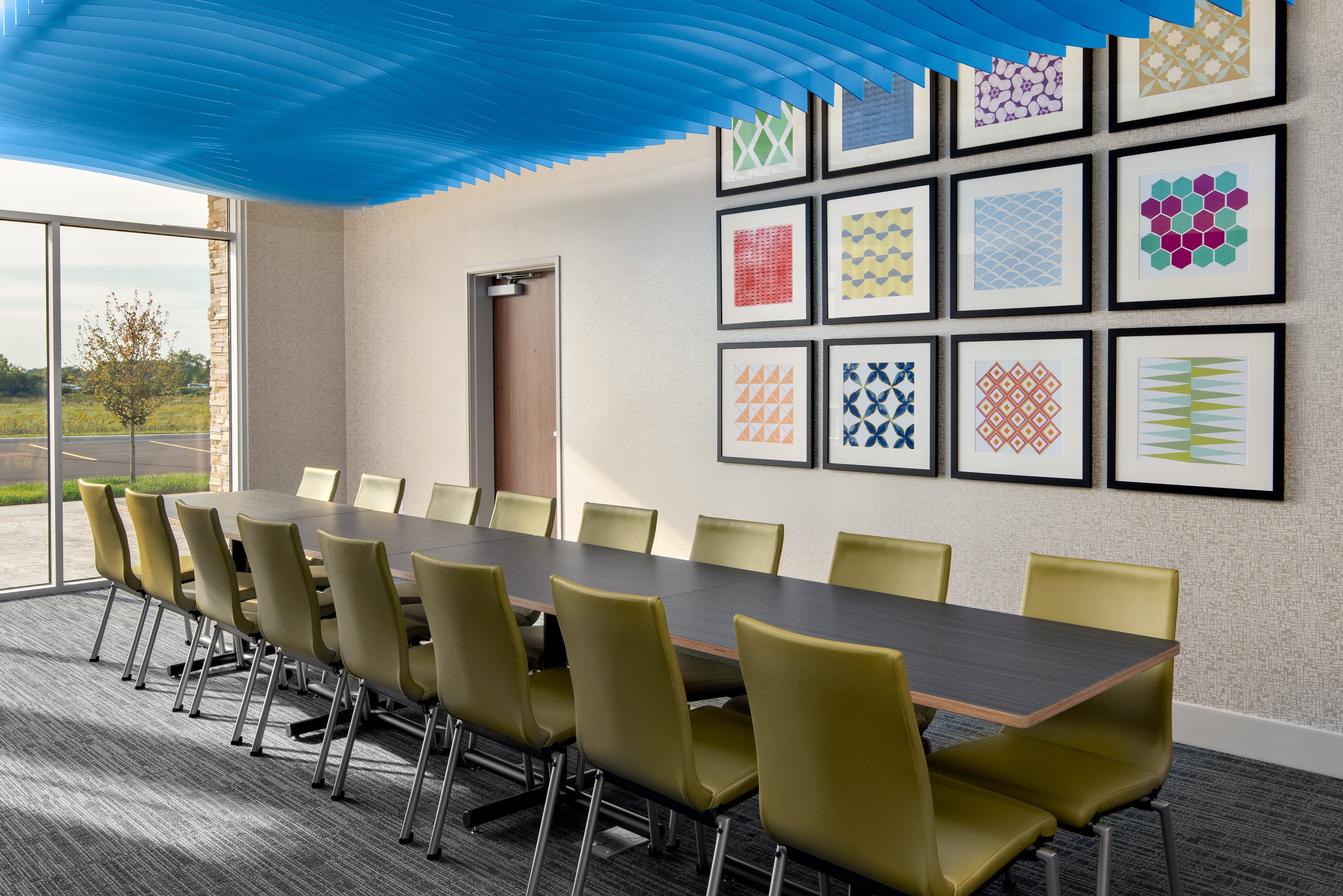 Holiday Inn Express & Suites Elkhorn - Lake Geneva Area 48/55