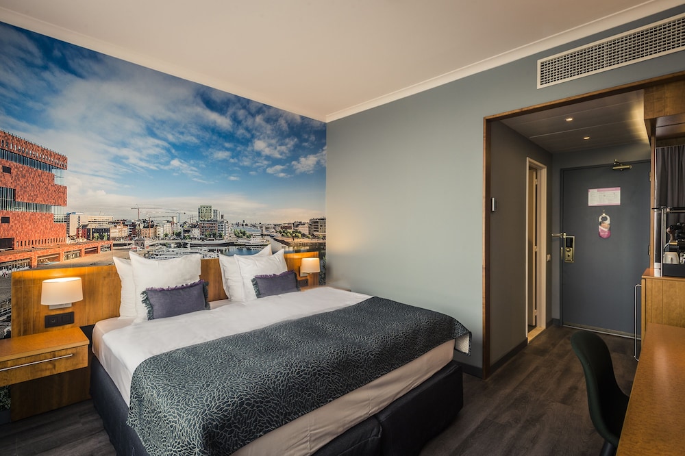 Crowne Plaza Antwerp 12/80