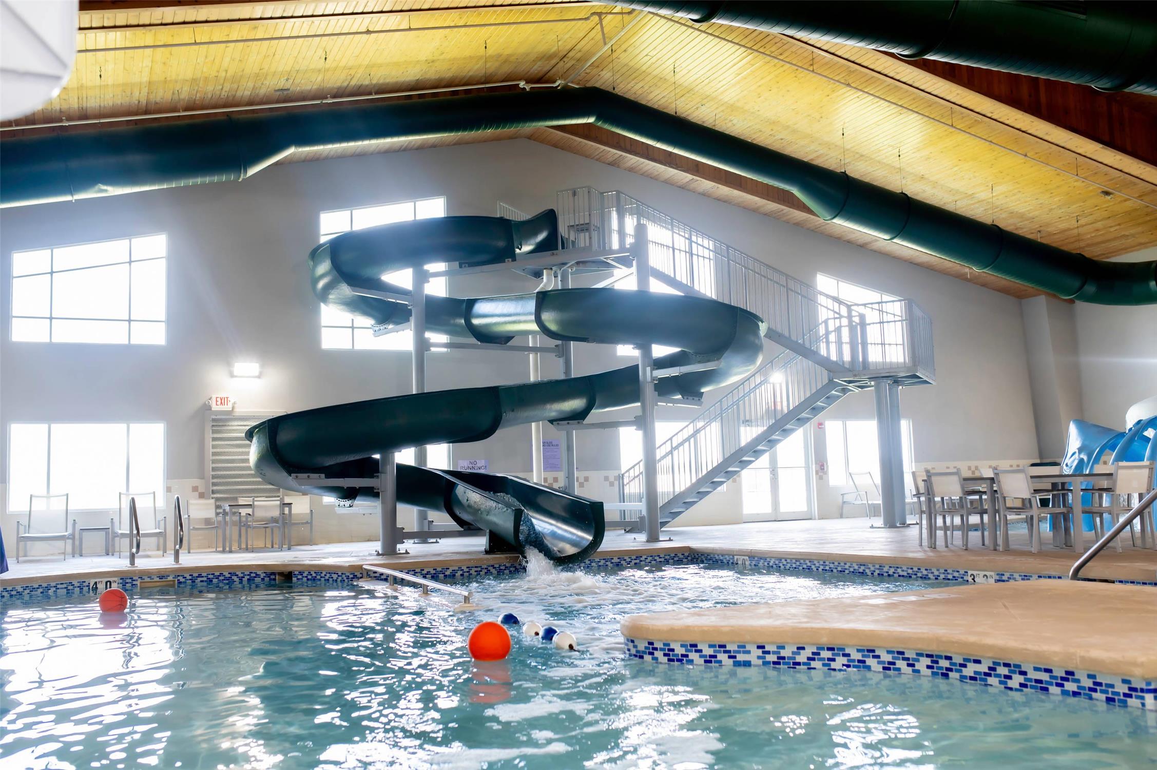 Country Inn and Suites by Radisson Prairie du Chien 10/36