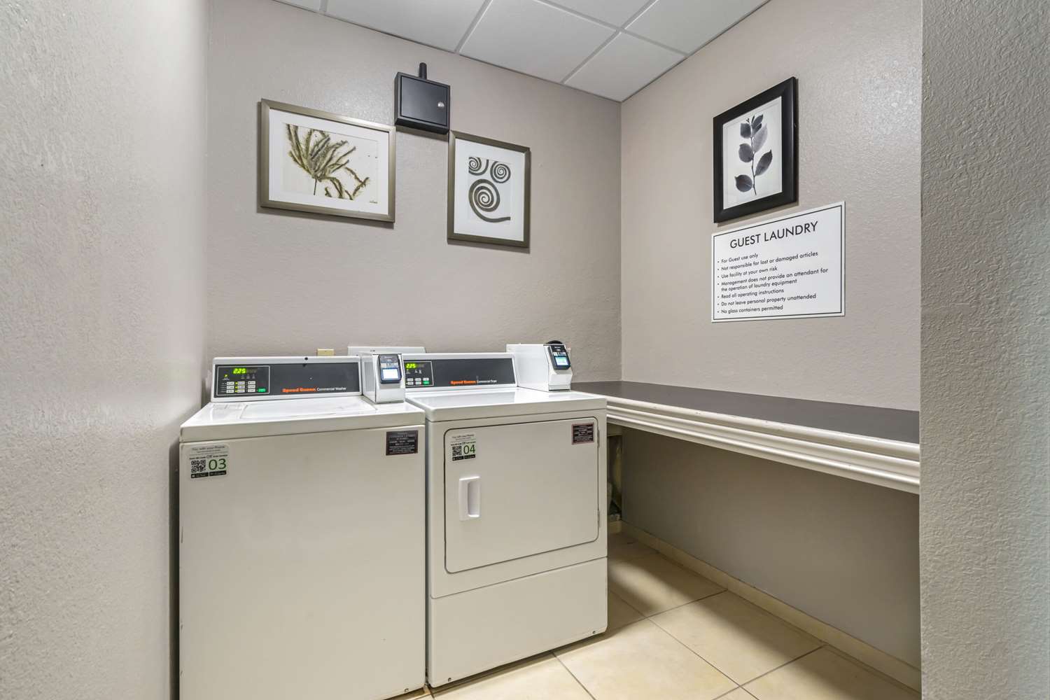 Country Inn and Suites by Radisson Tampa Airport North FL 11/48