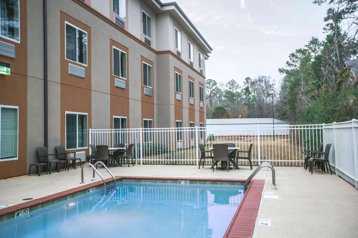 Sleep Inn & Suites Marion - Military Institute 4/43