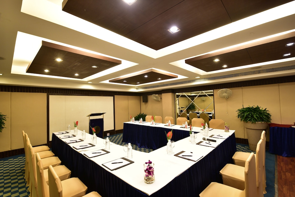 HOTEL SURYA PLAZA 44/46