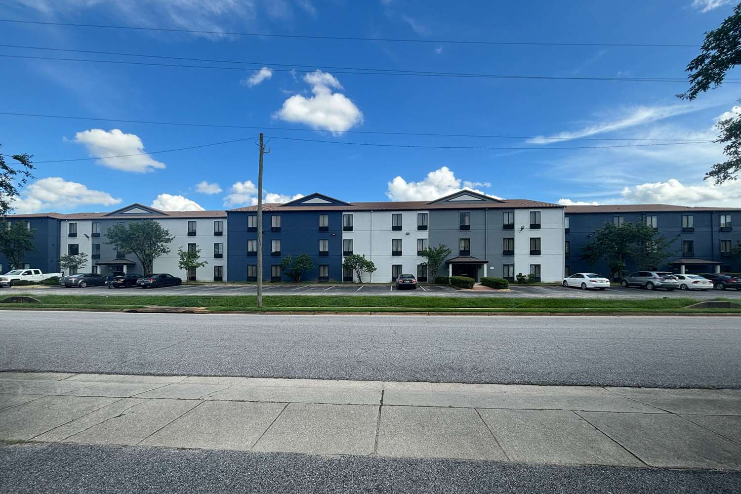 Quality Inn & Suites at Airport Blvd I-65 20/21