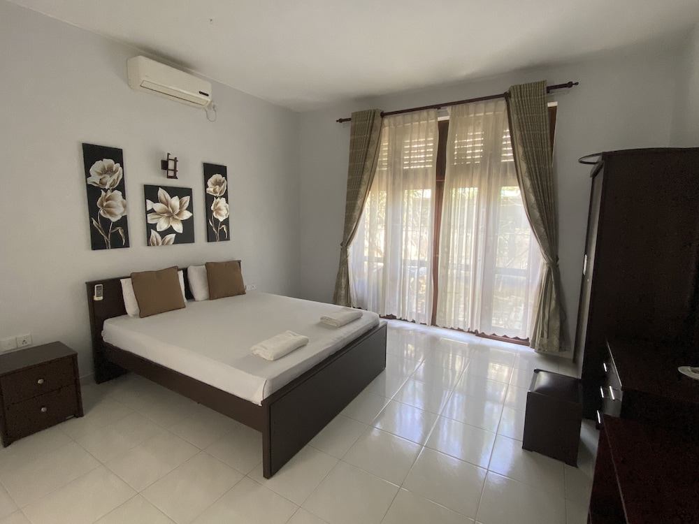 DELUXE, DOUBLE BED